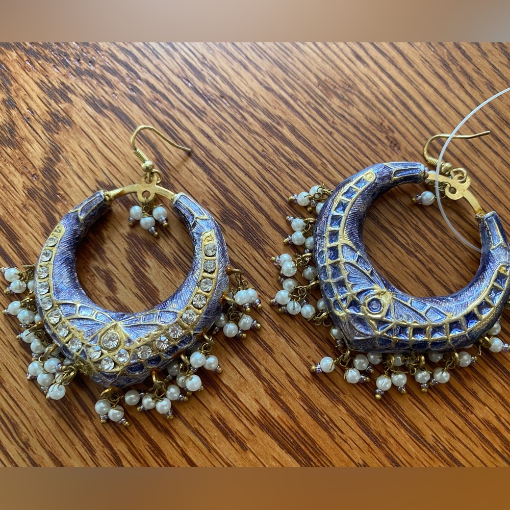 Dangle earrings